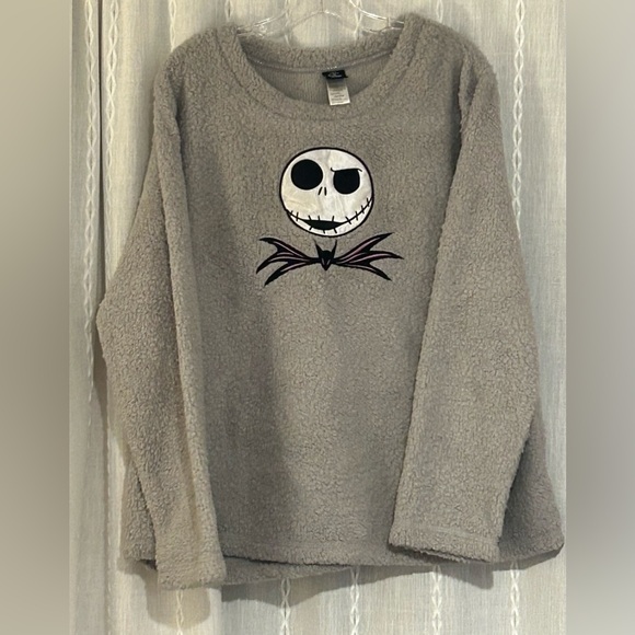 3 piece Disney’s, Nightmare Before Christmas pajamas. 1 top, 2 pair of bottoms. - Picture 15 of 16